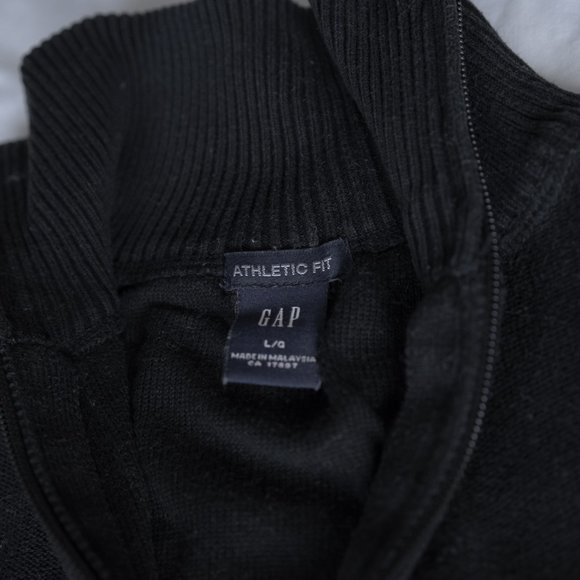 GAP 1/4 zip Sweater - Picture 3 of 3